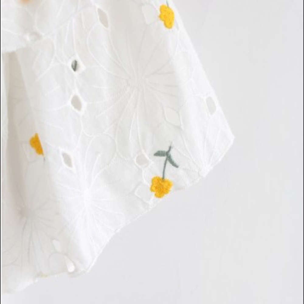Embroidered Eyelet White Ruffle Ribbon-Tie Top - Picture 3 of 7